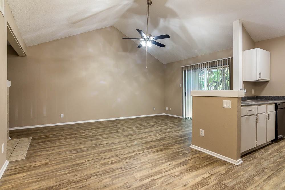 Villas at Southport, Building R - Photo 3 of 8