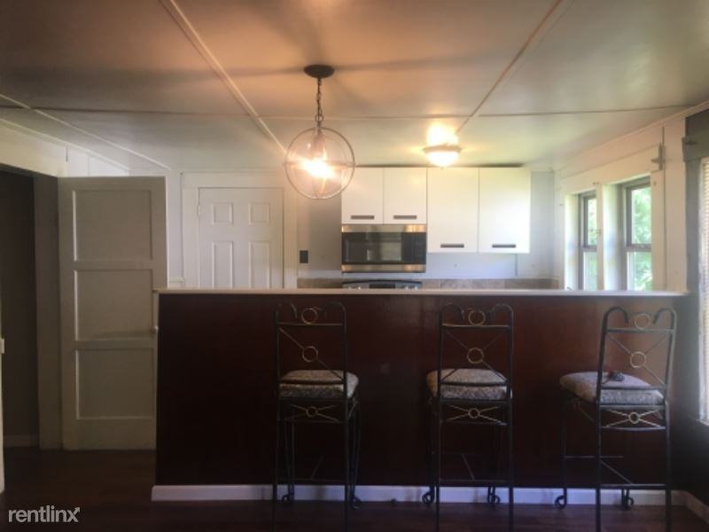 511 E Hickory St - Photo 2 of 14