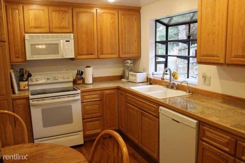 219 219th Pl Se - Photo 3 of 9