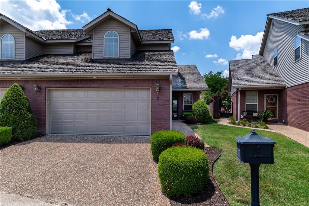 7 W Prairie Dunes Ct - Photo 2 of 19