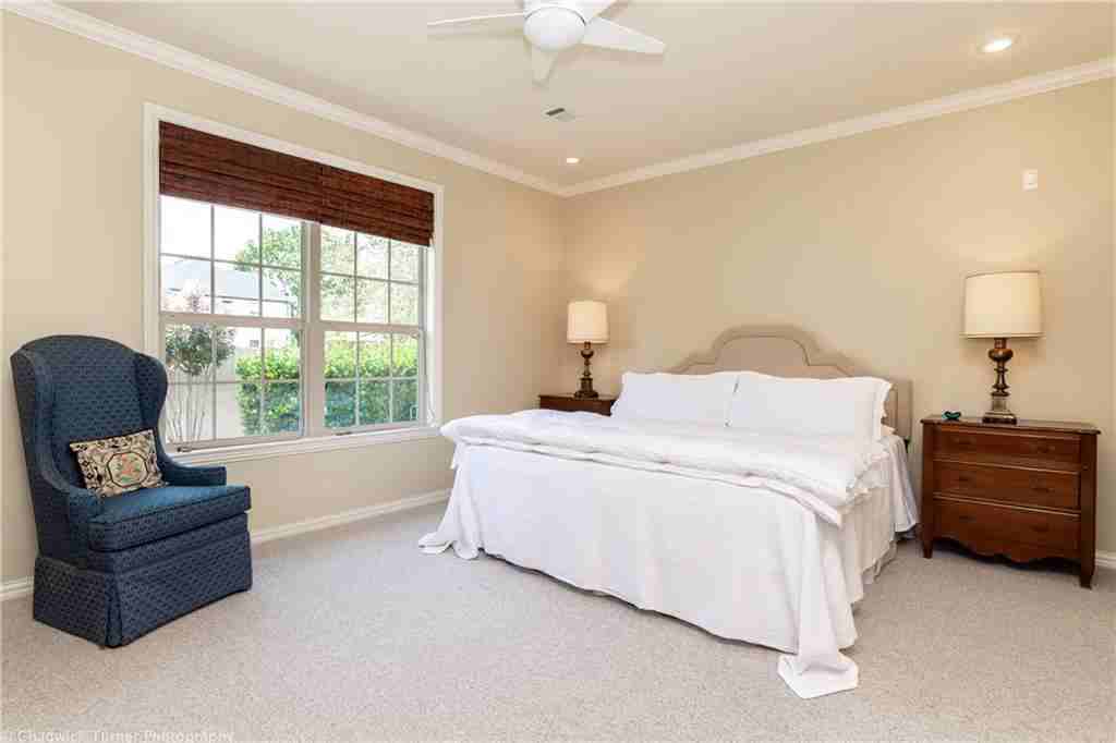 7 W Prairie Dunes Ct - Photo 3 of 19