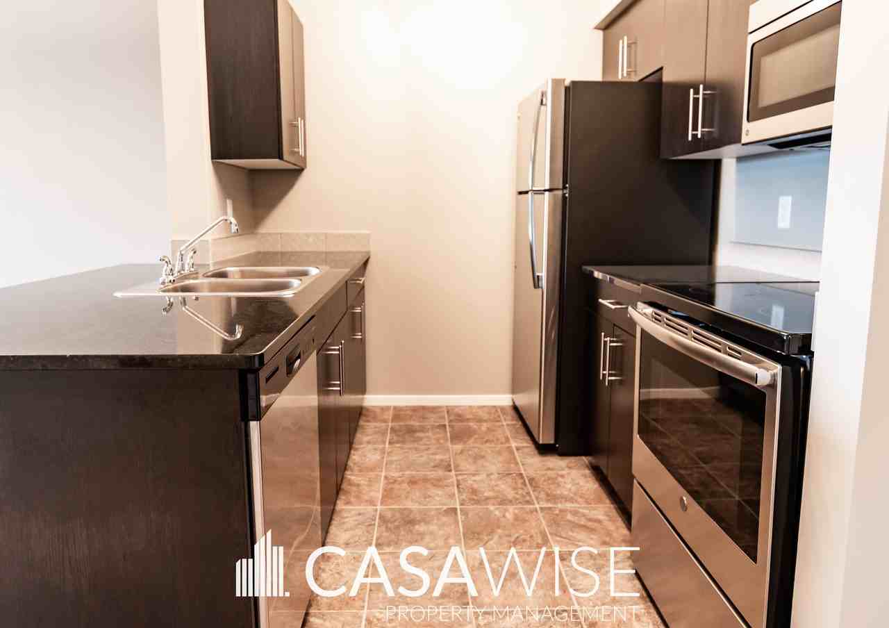 3207 - 3207 James Mowatt Trail Sw - Photo 2 of 27