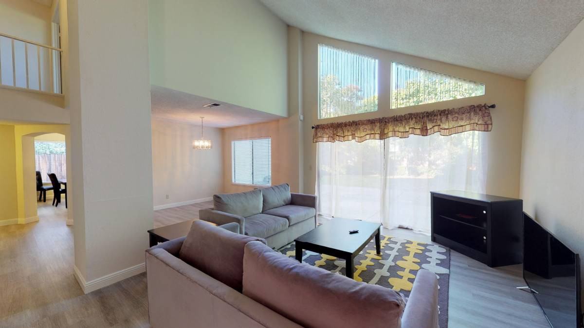 1300 Melbourne st - Photo 3 of 19