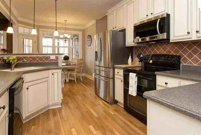 2905 Walbrook Ter - Photo 2 of 9