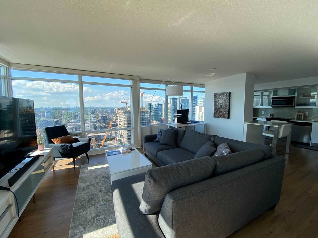 25 Telegram Mews #4310