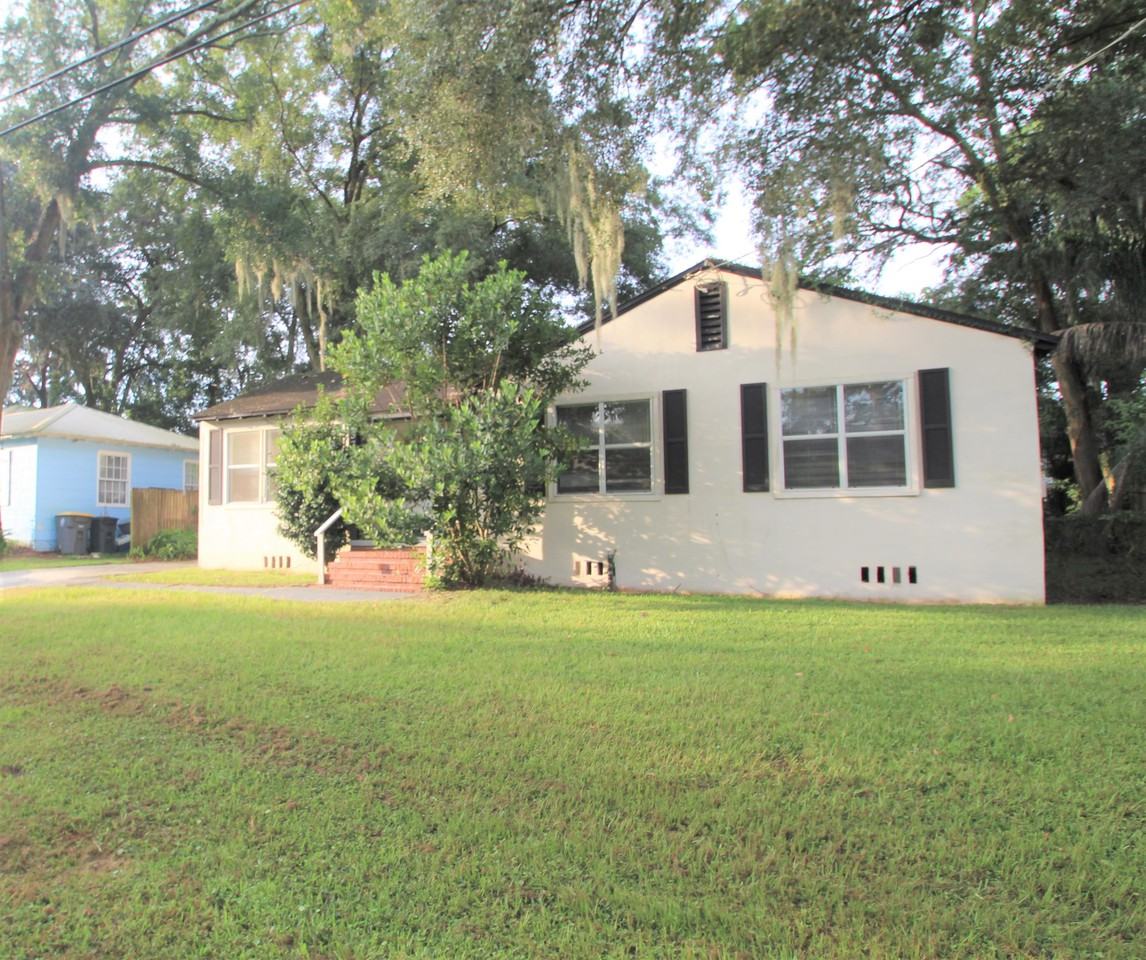 3724 Lilly Rd S - Photo 3 of 45