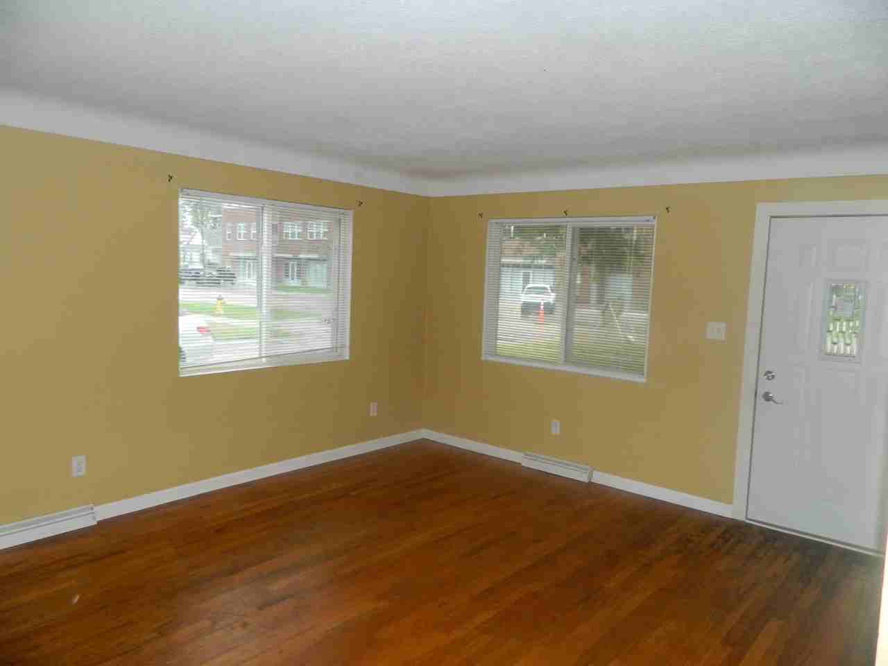 802 Sw 3rd St - Photo 3 of 16