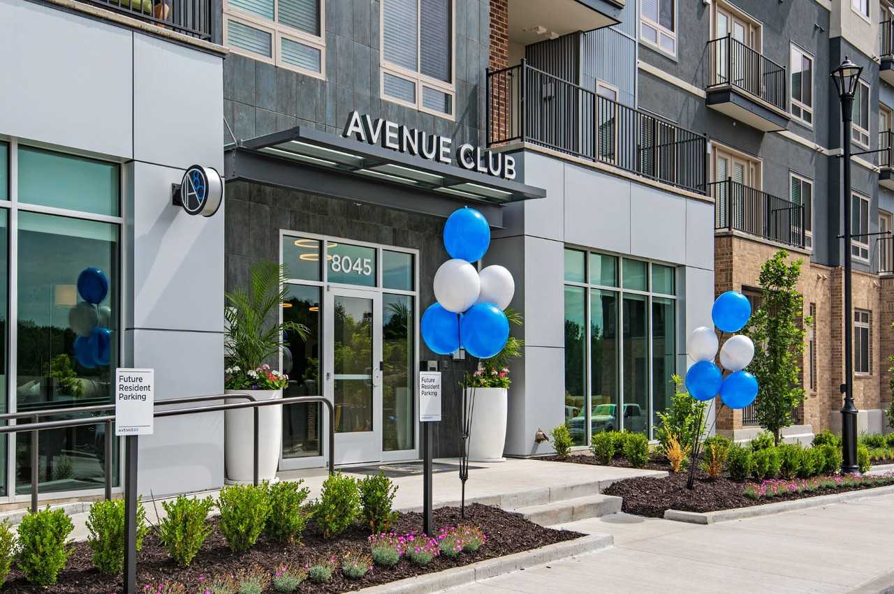 Avenue 80 - Photo 7 of 34