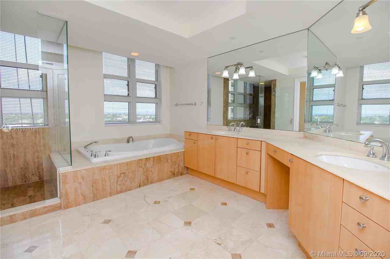 GRAND BAY TOWER - Photo 2 of 17