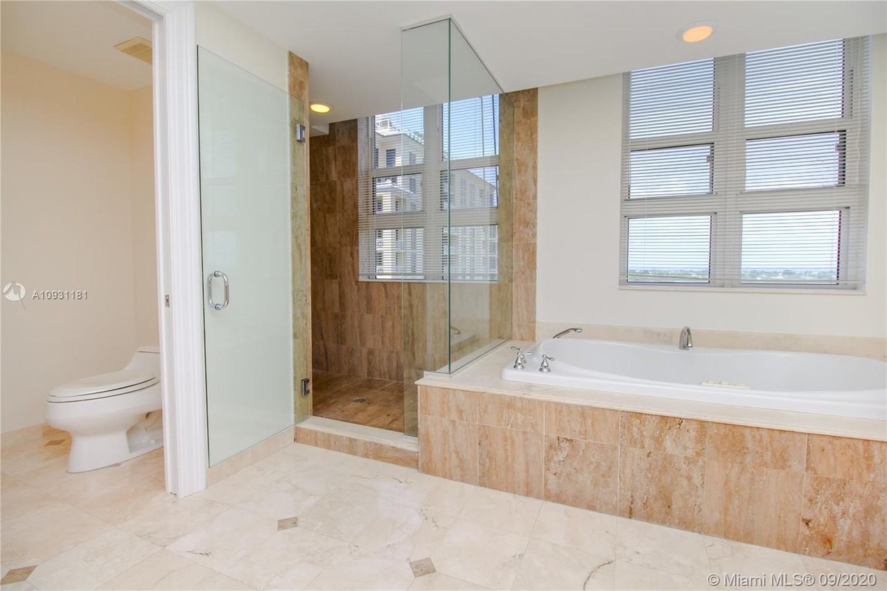 GRAND BAY TOWER - Photo 3 of 17