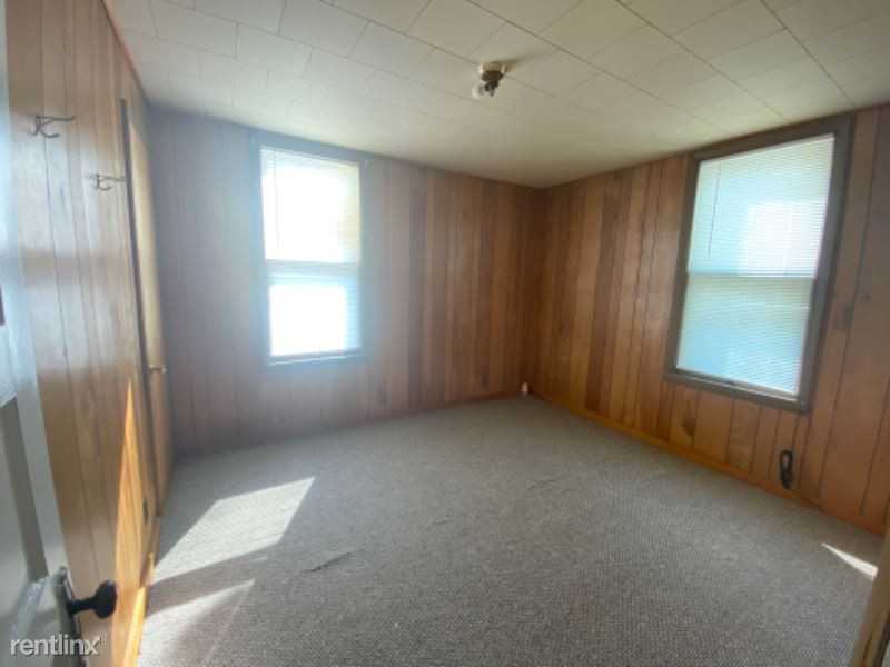 1613 Howard Ave 2nd Fl - Photo 3 of 8