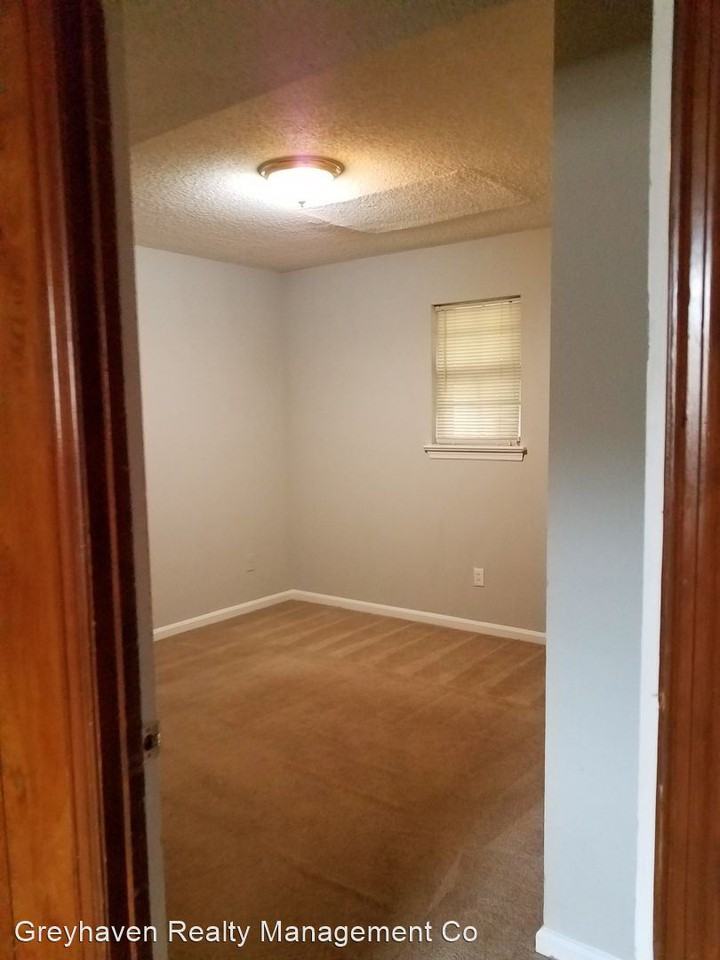 4733-4735 Tessie Lane - Photo 2 of 7