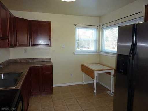 404 Beacon Hill Cir - Photo 3 of 8