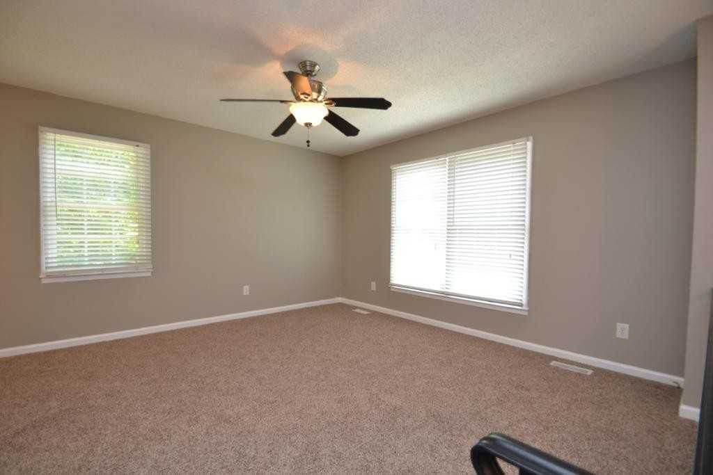 7801 Fairmont Ct - Photo 3 of 23