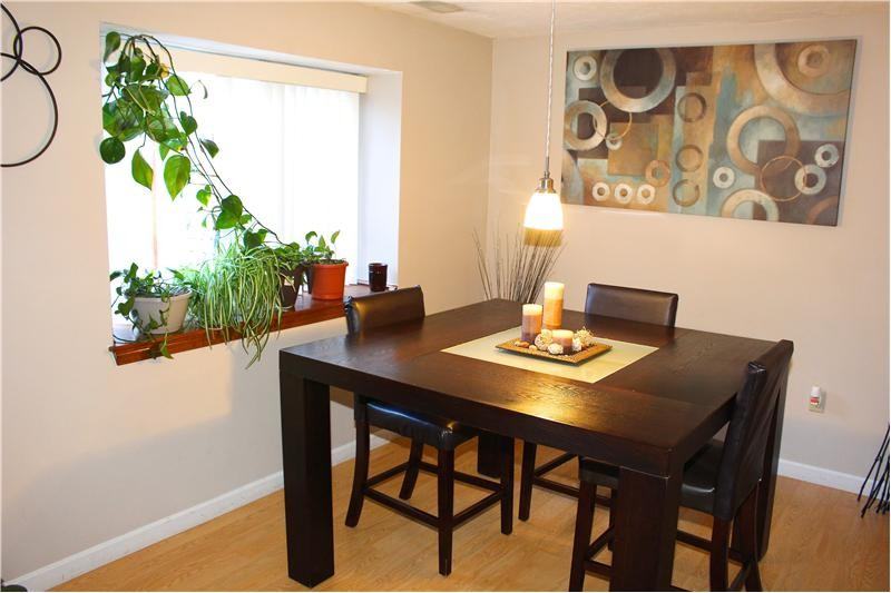 49 Meadow Pond Dr - Photo 2 of 7