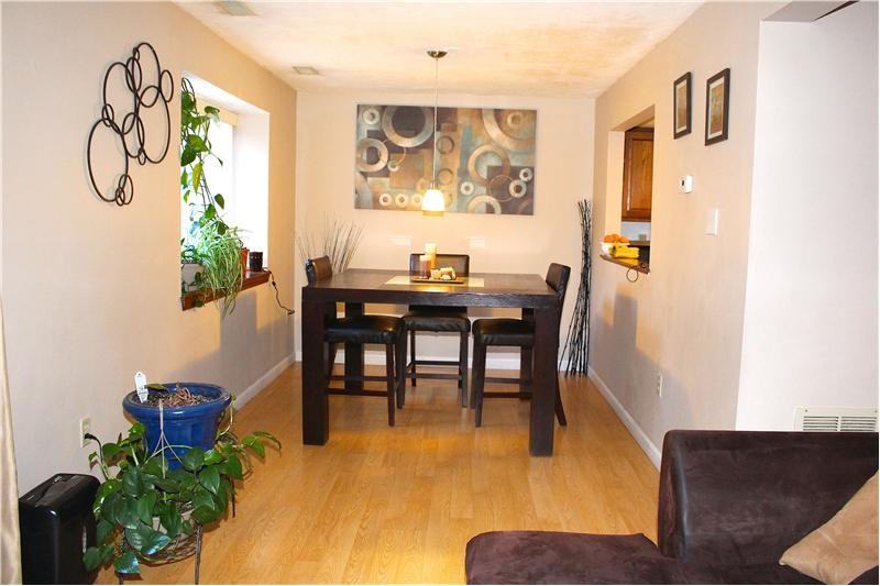 49 Meadow Pond Dr - Photo 3 of 7