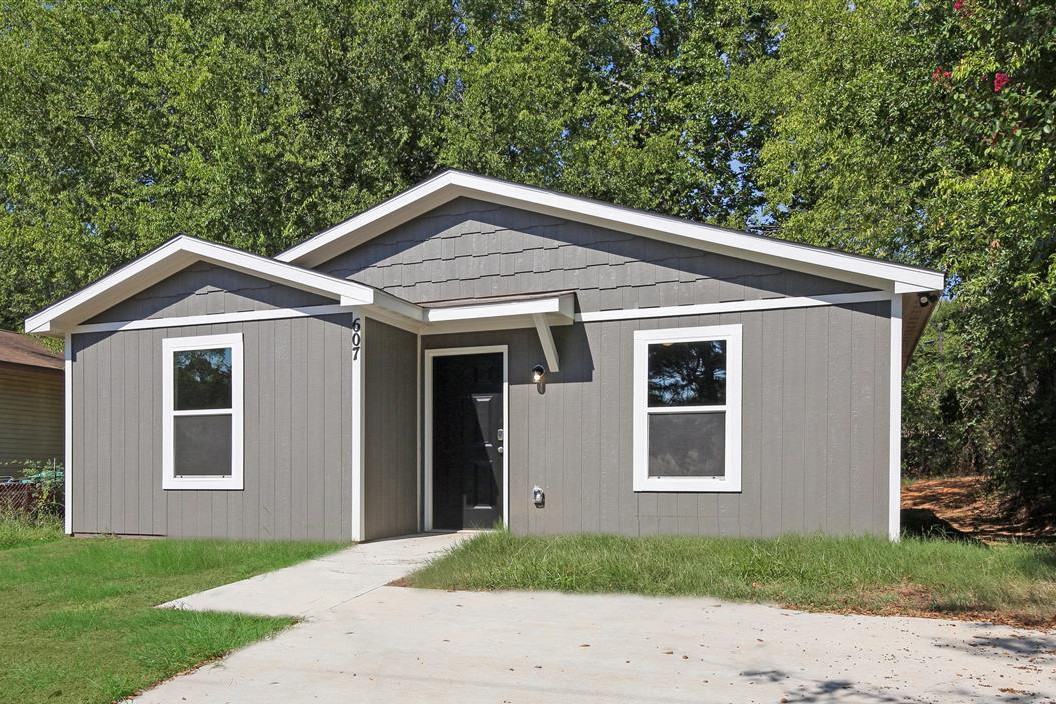 607 Texas St - Photo 2 of 27