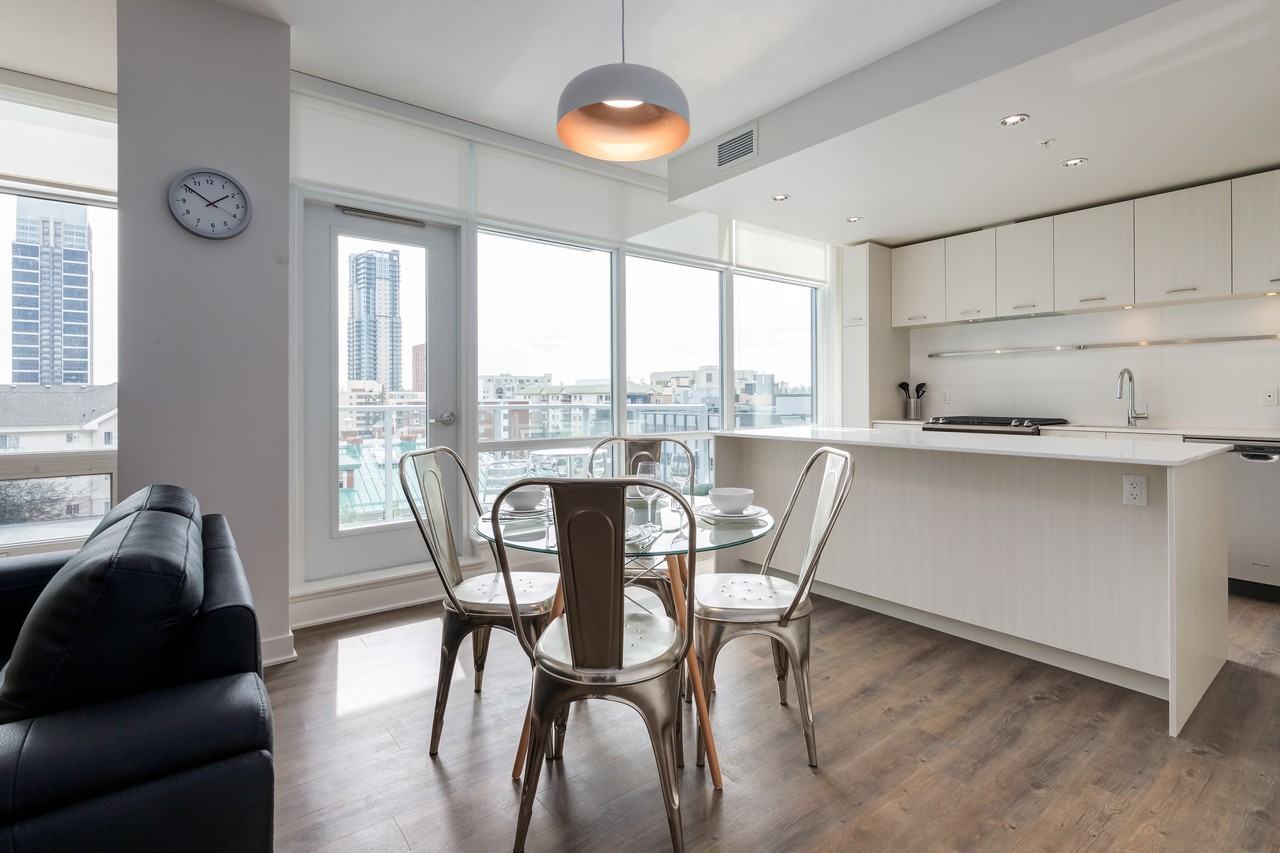 202 14 St Nw - Photo 3 of 18