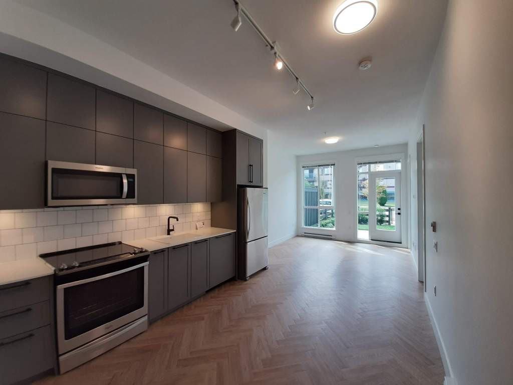 110-10168 GUILDHOUSE - Photo 2 of 23