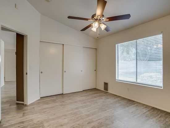 901 W Leah Ln - Photo 2 of 36