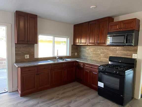 1880 Pacific St - Photo 2 of 15