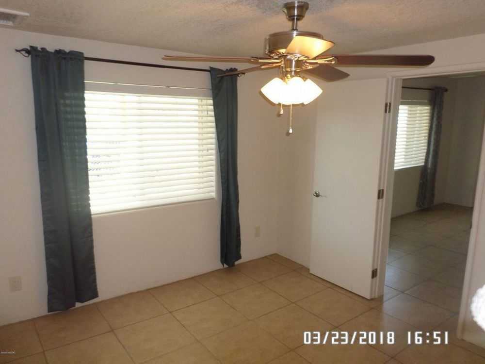 202 E Fairground Dr - Photo 3 of 16