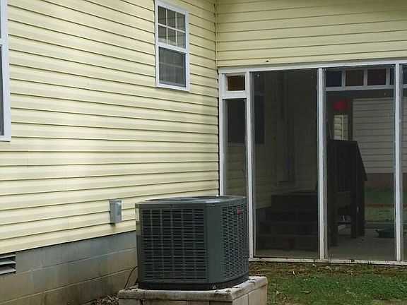 323 Woodall Ln - Photo 3 of 36