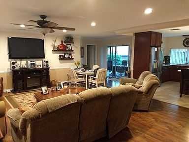 12937 Pebble Beach Cir - Photo 3 of 29