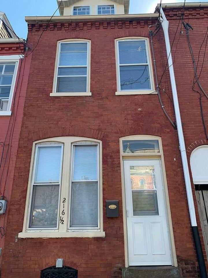 216 W James St - Photo 2 of 13