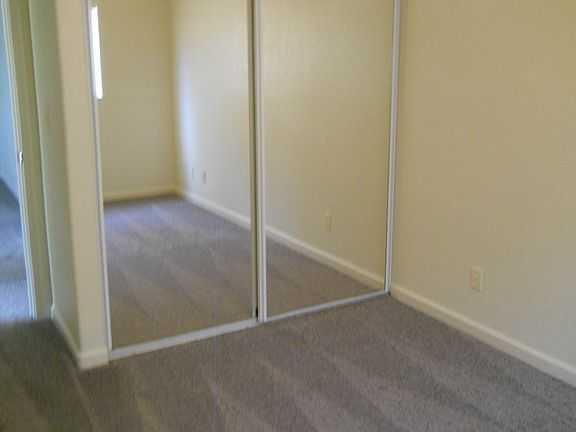 504 Pleasant St - Photo 3 of 12