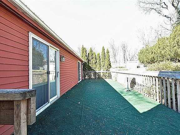 110 Rockingham Rd - Photo 3 of 14