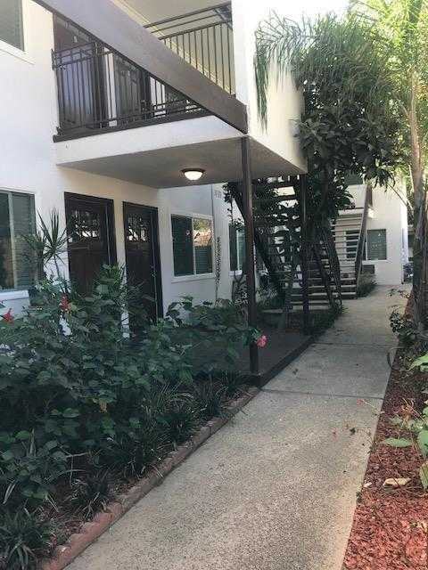 881 N Oakland Ave - Photo 3 of 7