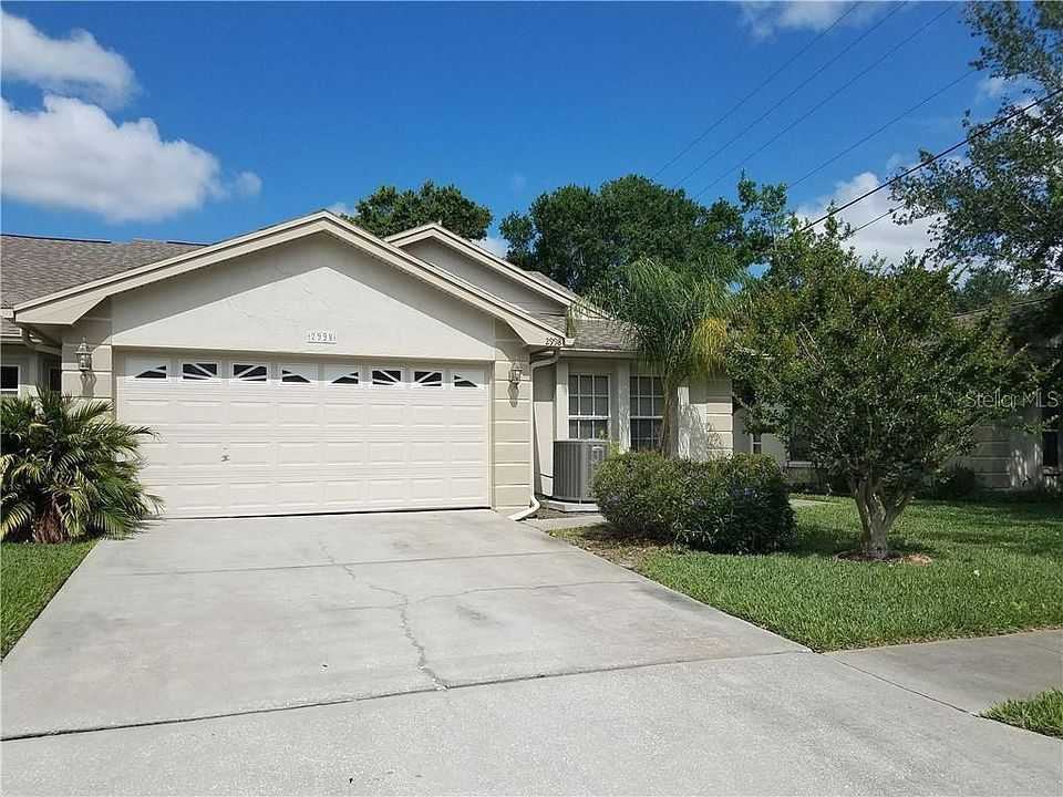 2998 Brookfield Ln - Photo 2 of 16