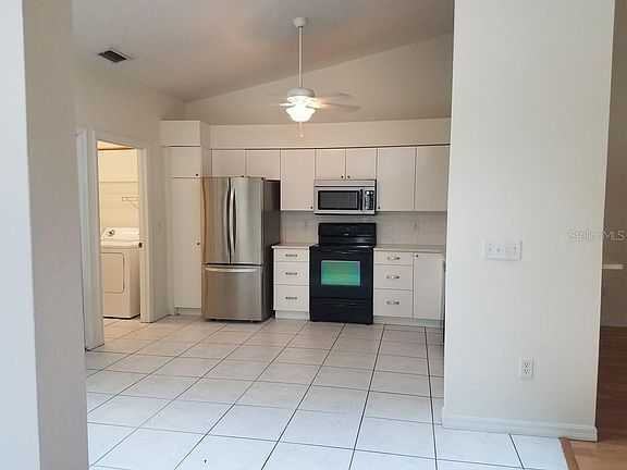 2998 Brookfield Ln - Photo 3 of 16