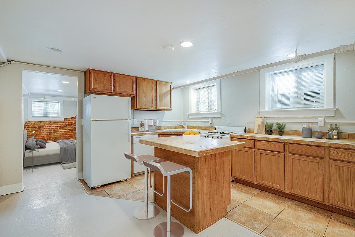 1526 Lafayette - Photo 2 of 6