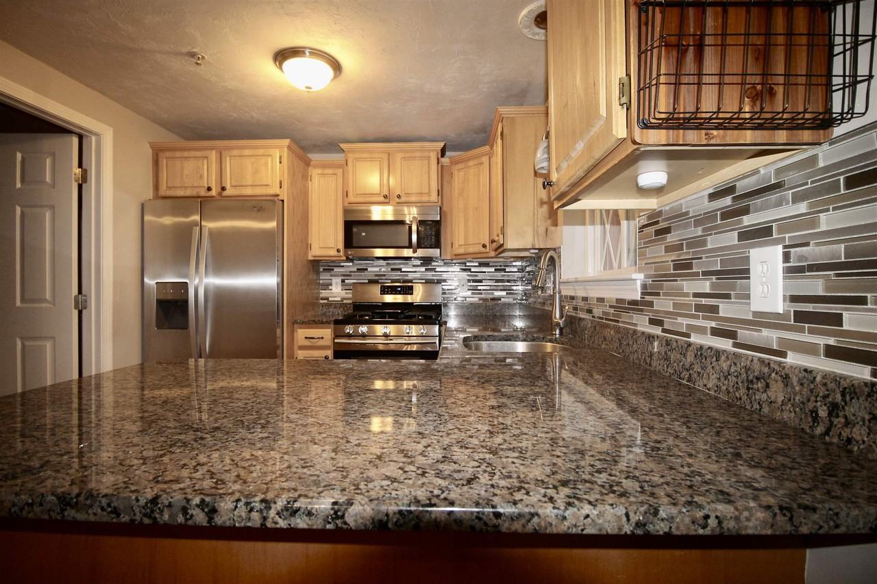 14 Burberry Ct - Photo 3 of 35