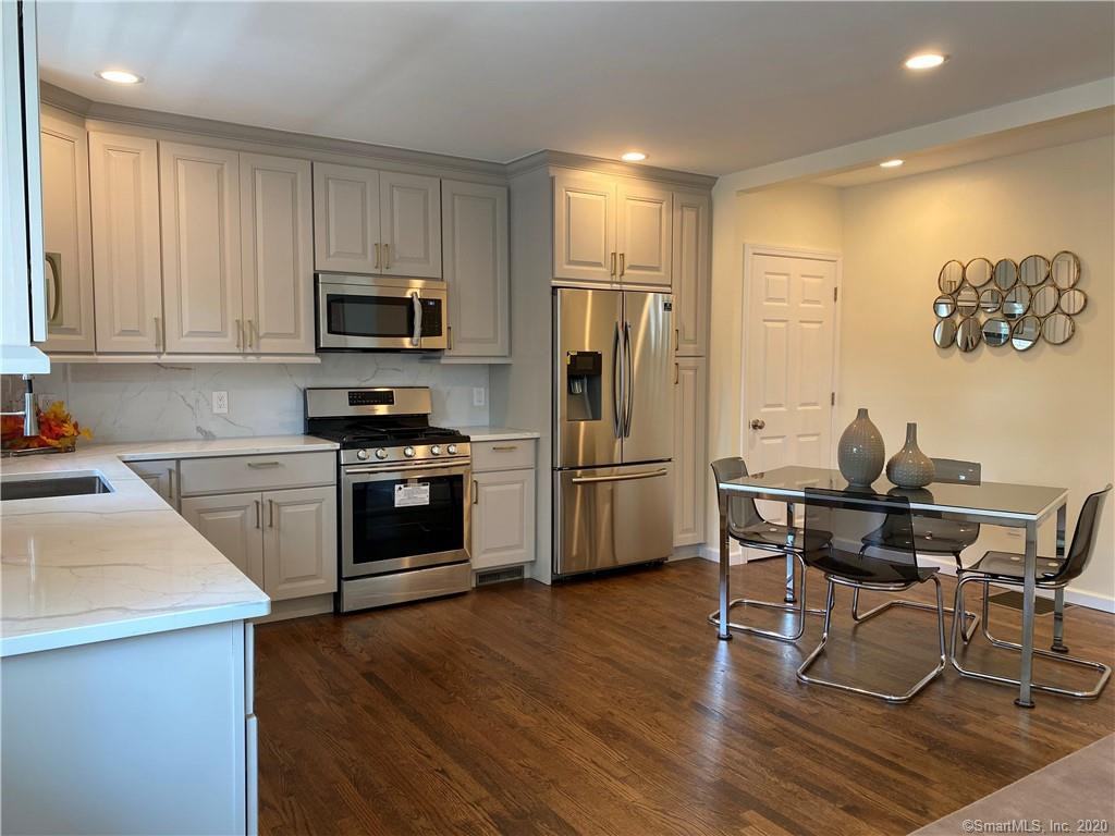 63 Soundview Ave - Photo 2 of 21