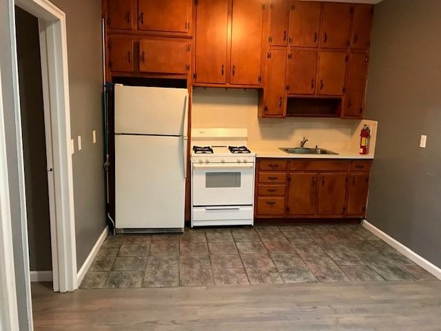 10-28 154th Street #2R - Photo 2 of 5