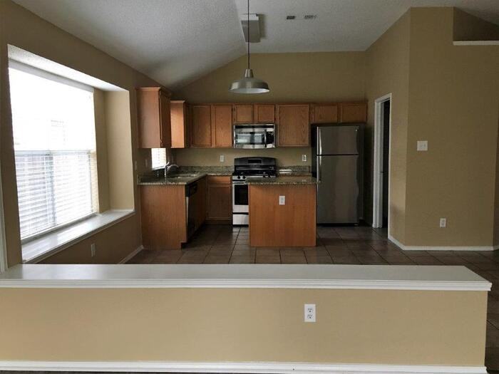 5416 Royal Birkdale Dr - Photo 3 of 10