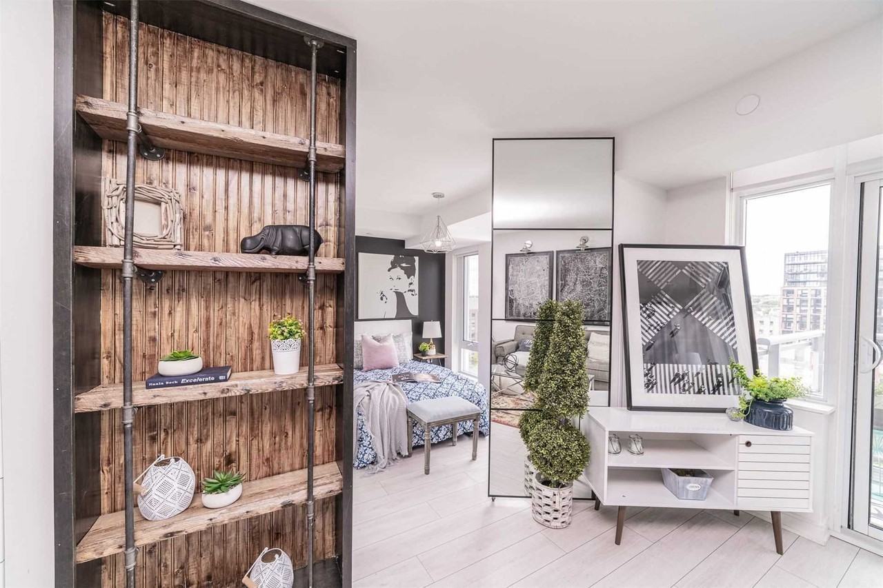 525 Adelaide Street West #2305