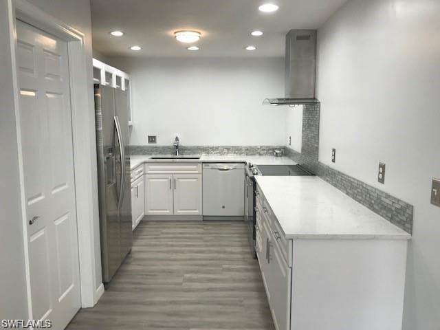 509 509 Roma Ct 201 - Photo 3 of 12