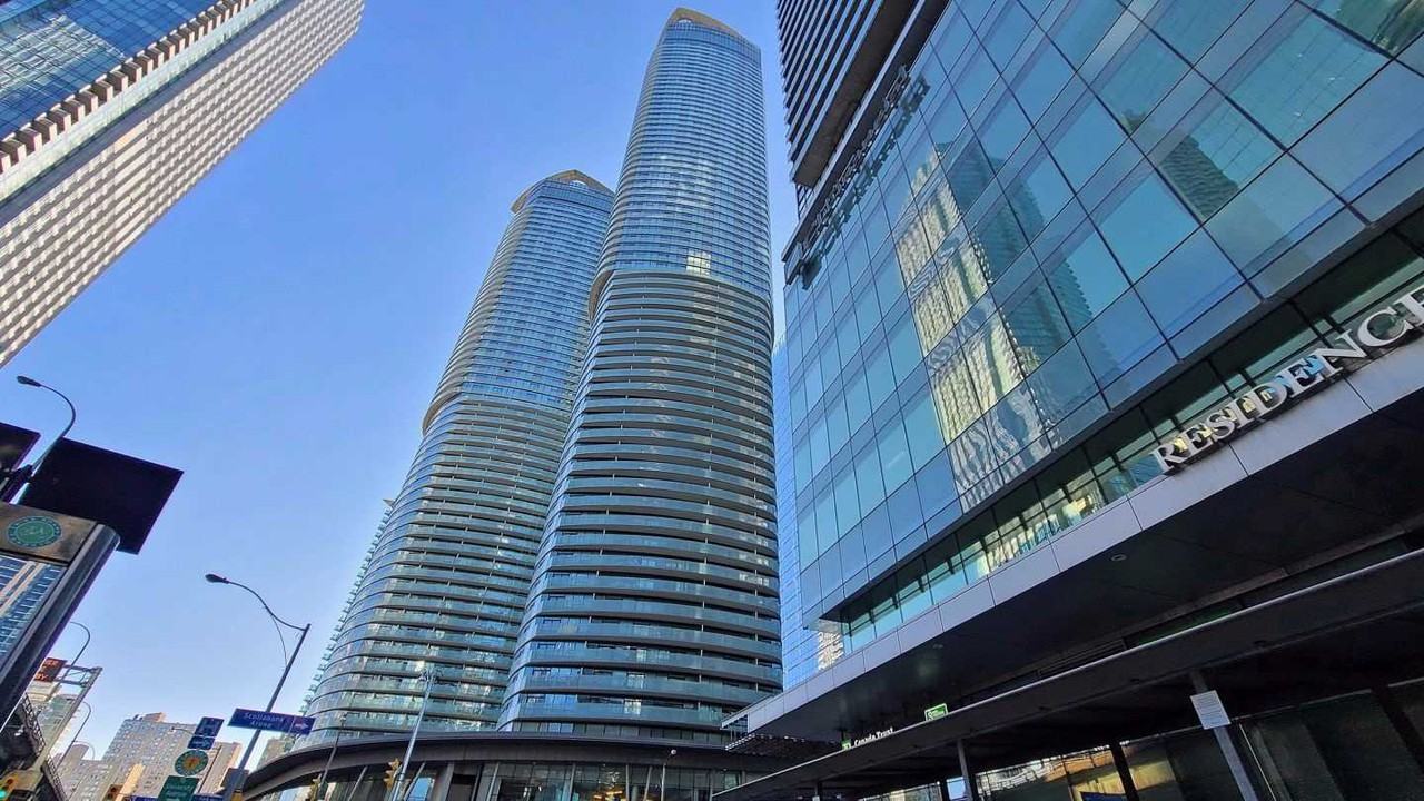 12 York Street #3604