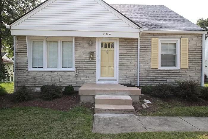 206 Kenoak Drive - Photo 2 of 5