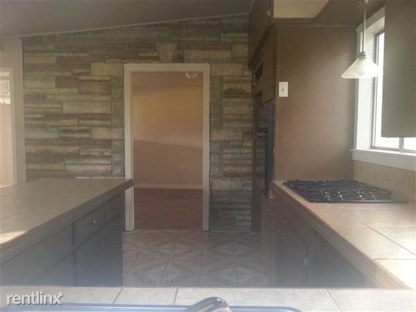 825 Galveston St - Photo 2 of 3