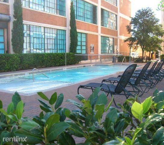 3321 Commerce St #C13 - Photo 3 of 4