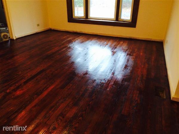 314 W Hawthorne Rd - Photo 2 of 4