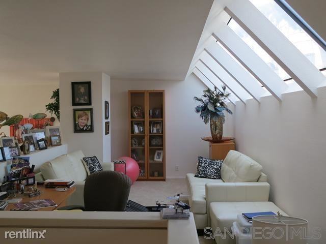 1035 America Way - Photo 2 of 10