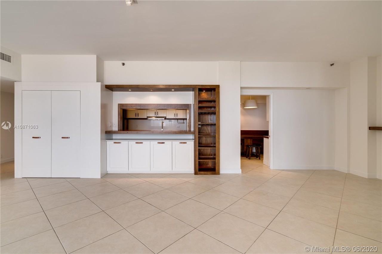 THE EMERALDBAY @ KEY COLO - Photo 3 of 12