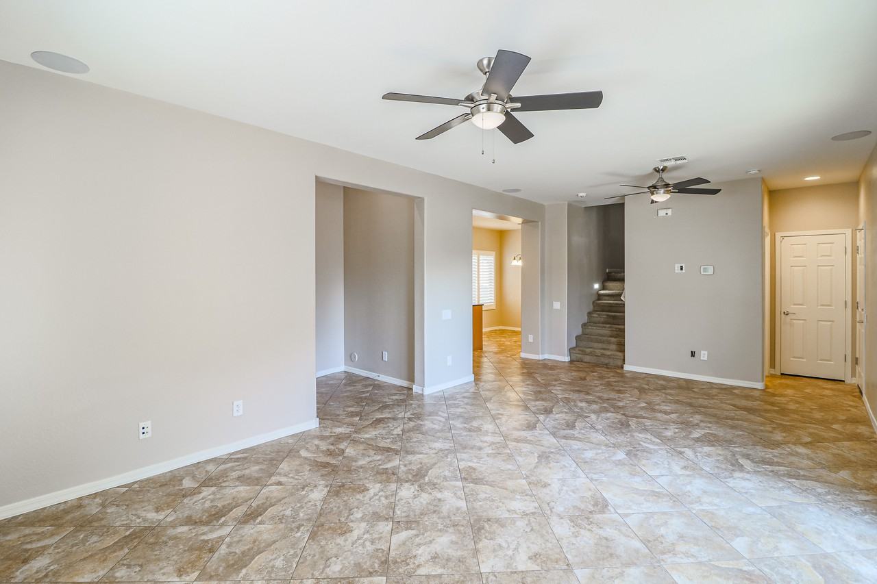 3625 E Zachary Dr - Photo 4 of 31