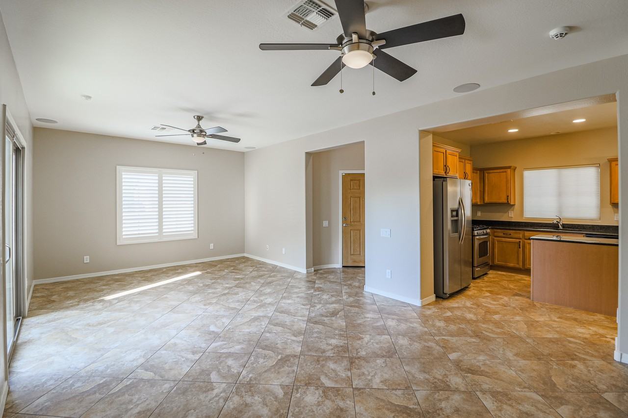 3625 E Zachary Dr - Photo 5 of 31